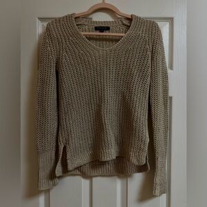Banana Republic Italian Linen V-Neck Sweater in Beige